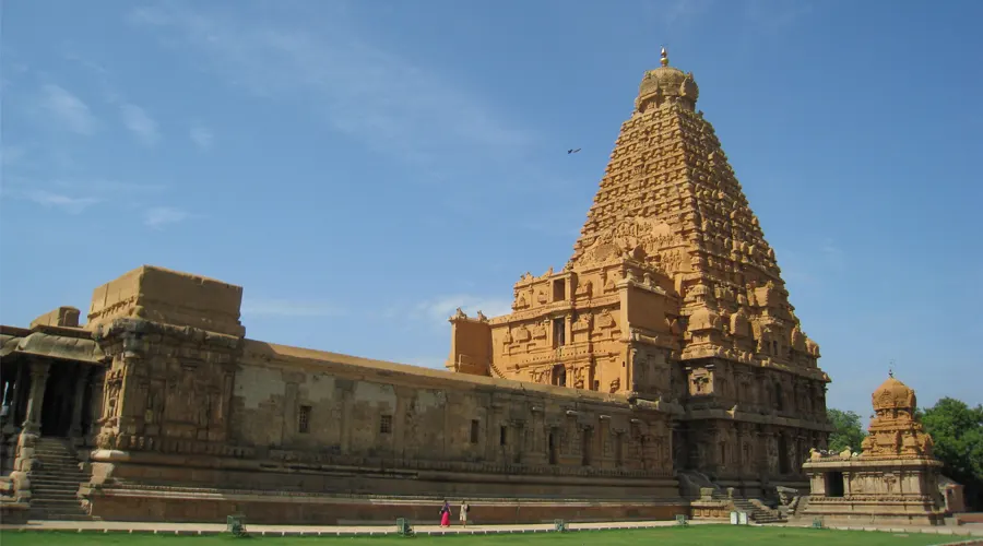Brihadeeswarar Temple - Thanjavur Big Temple